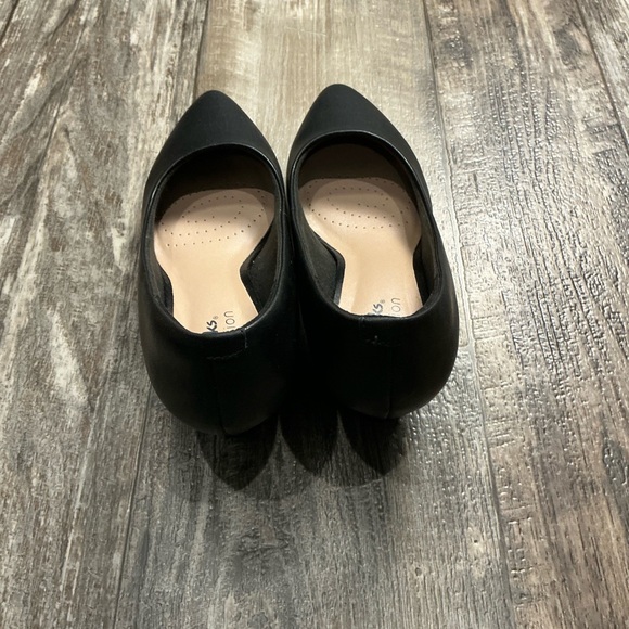 Clarks Women's Classic Black Heels Size 6W - Picture 11 of 12